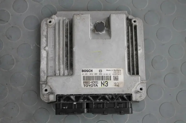 Toyota Auris II - Contrôleur moteur d'origine - 89661-0ZN31 image 2