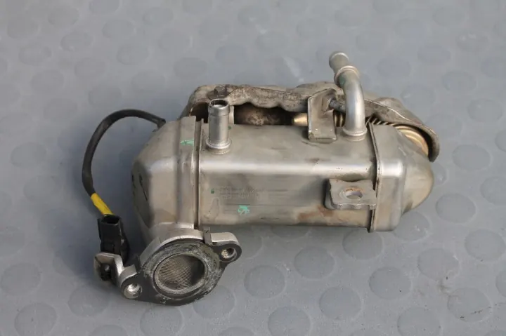 Nissan Qashqai I - Refroidisseur EGR - OEM 147358109R image 2