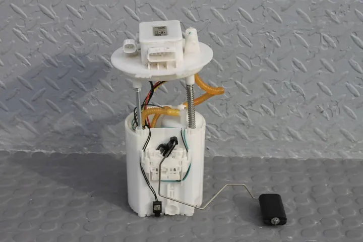 Pompe à carburant Nissan Qashqai III - OEM 170406UM0A-QASHQAI image 2
