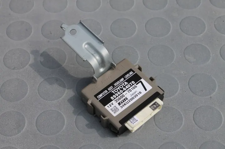 Toyota Verso Lift - Contrôleur de feux - OEM 89960-64070 image 2