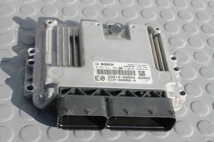 Suzuki SX4 S-Cross - Calculateur Moteur - 33910-060R0 image 2