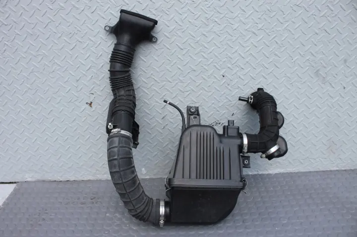 Suzuki Vitara - Admission d'air complète - OEM 13767-64R00 image 2