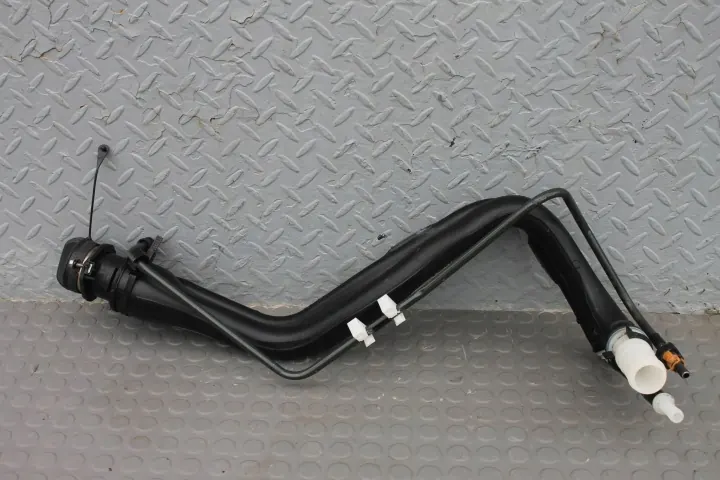 Suzuki SX4 S-Cross II - Remplissage carburant - OEM WLEW-PALIWA image 2