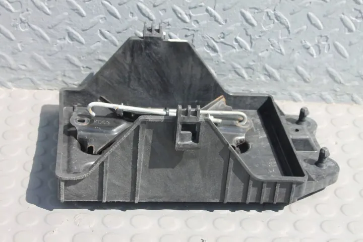 Support batterie Mazda CX-3 D09T-56041 - Pièce d'origine image 2