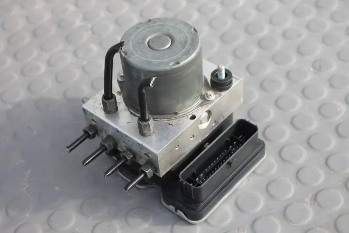 Pompe ABS Nissan Qashqai III J12 1.5 E-POWER 476606UM1A image 2