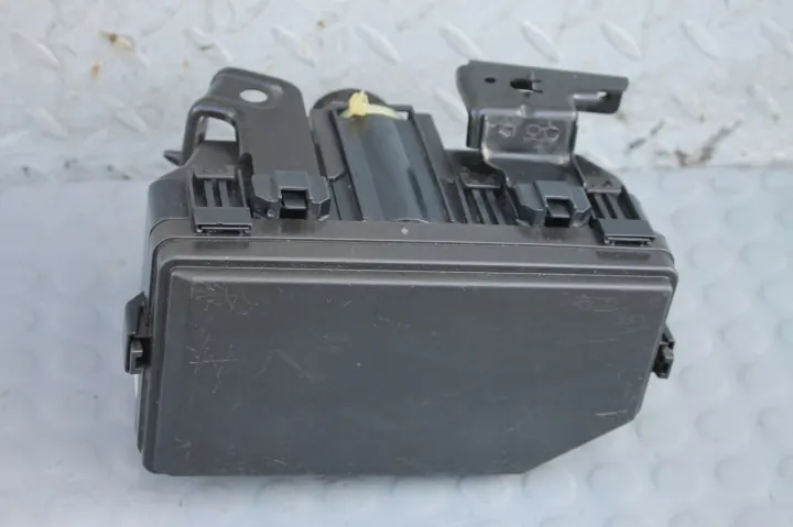 Honda CR-V IV - Boîte à fusibles - OEM T0A-A011-A0 image 2