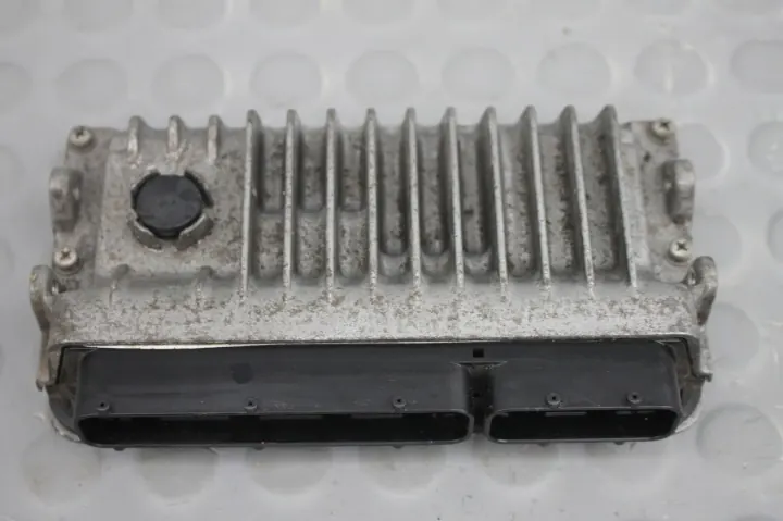 Toyota Verso-S - Contrôleur moteur - OEM 212000-7290 image 2