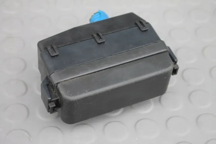 Boîte à fusibles petite avant droit Honda HR-V II OEM SKRZYNKA-MALA-PP image 2