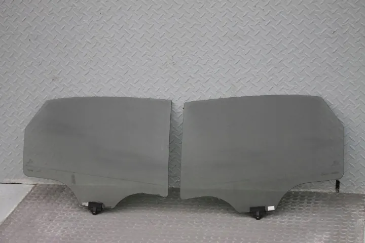 Kia Ceed - Vitre arrière gauche/droite - OEM 83420J7010 image 2