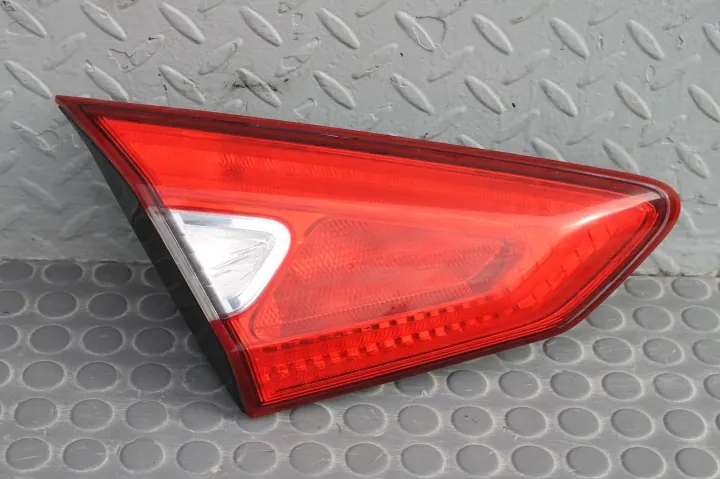 Nissan Pulsar - Lampe de coffre gauche arrière - OEM 26555-3ZP5A image 2