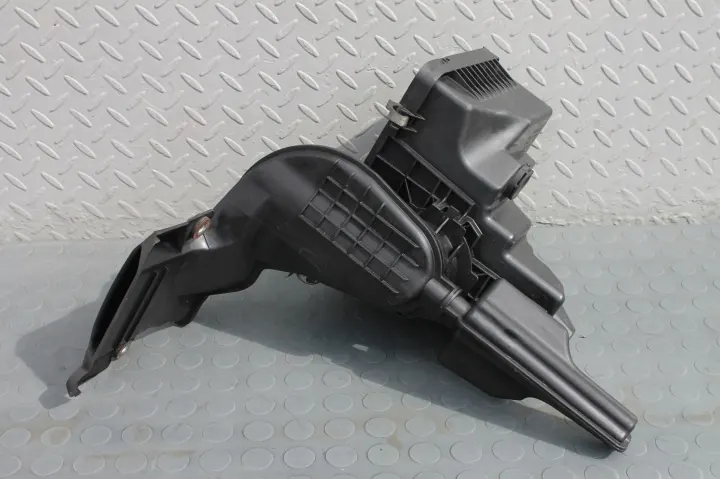 Mazda 3 - Boîtier filtre à air, OEM SH05-13201 image 2
