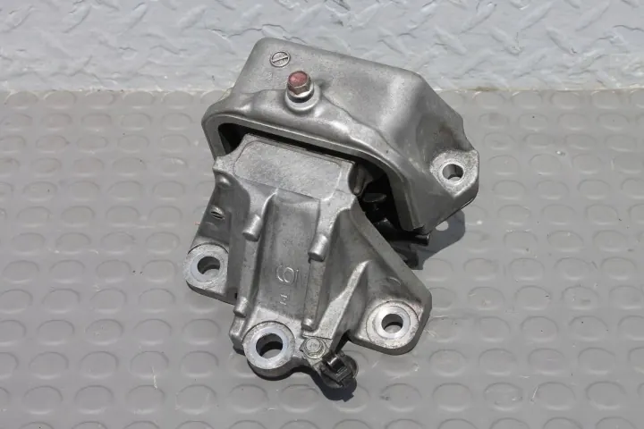 Mitsubishi Eclipse Cross - Coussinet de boîte manuelle OEM PODUSZKA-SKRZYNI image 2