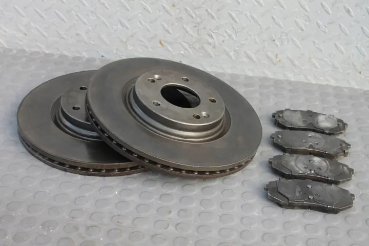 Disques + plaquettes avant Brembo 305mm Hyundai Kona I image 2