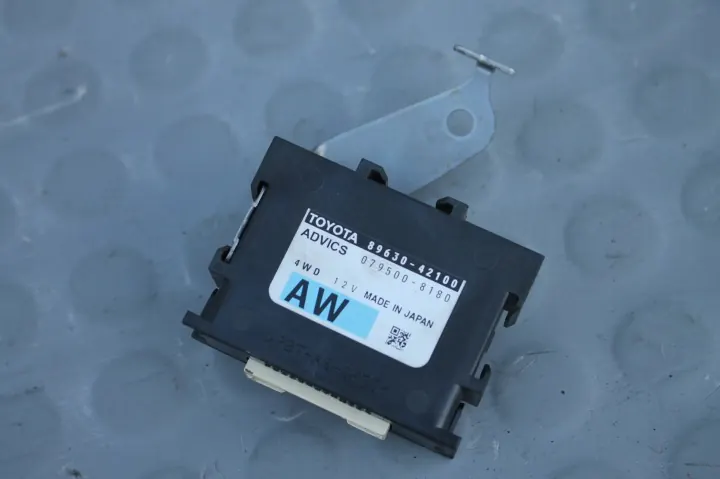 Toyota RAV4 IV - Module 4WD d'origine - OEM 89630-42100 image 2