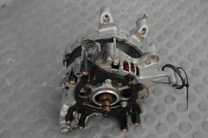 Alternateur Mazda CX-30 2.0 - OEM ALTERNATORPGJD image 2