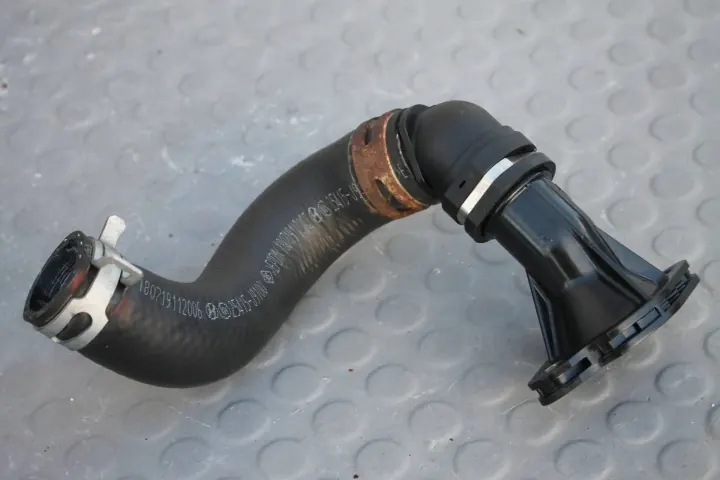 Hyundai Kona - Boîtier du tuyau thermostat - OEM KONA-25631-04012 image 2