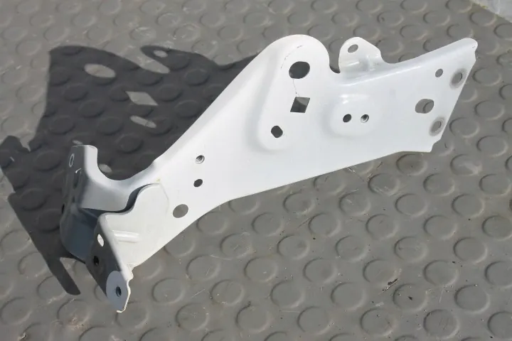 Mazda CX-30 - Support d'aile avant gauche JPN6585 image 2