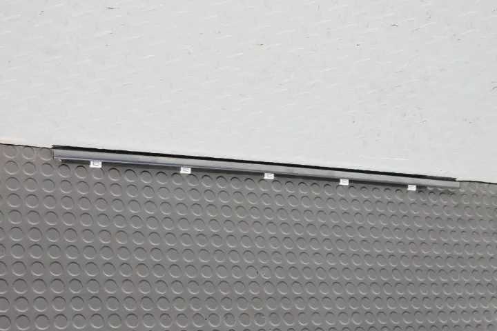 Hyundai I30 III - Listre de porte chromé - OEM LISTWA-DRZWI image 2