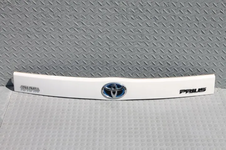 Toyota Prius III - Liste de coffre arrière - OEM 76801-47070 image 2