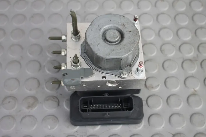 Toyota Auris II - Pompe ABS d'origine - OEM 44540-02510 image 2