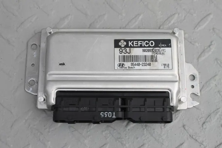 Hyundai i30 - Contrôleur boîte vitesses - OEM 95440-23240 image 2