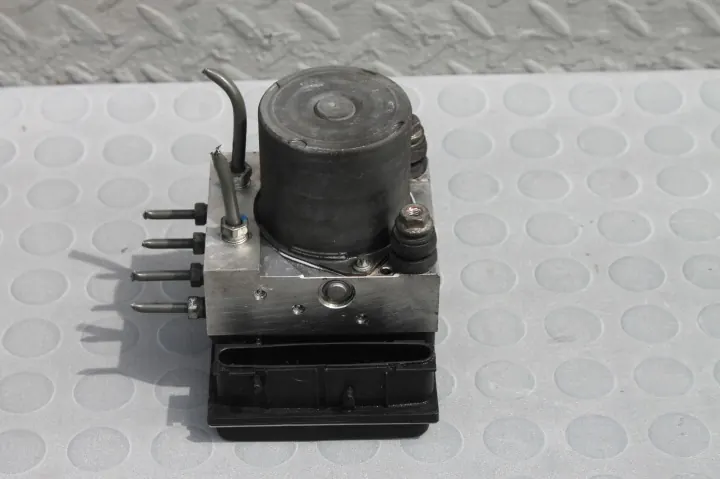 Pompe ABS Toyota Verso Lift - OEM 44540-0F060 image 2