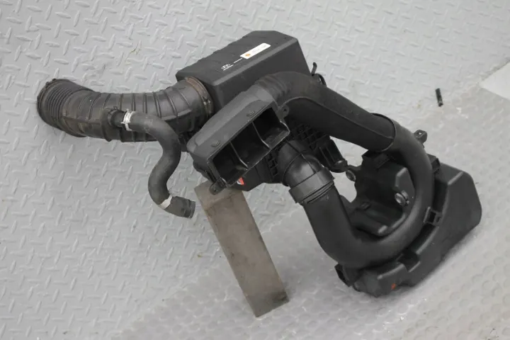 Hyundai Kona I - Boîtier Filtre à Air - OEM 28110-J9100 image 2