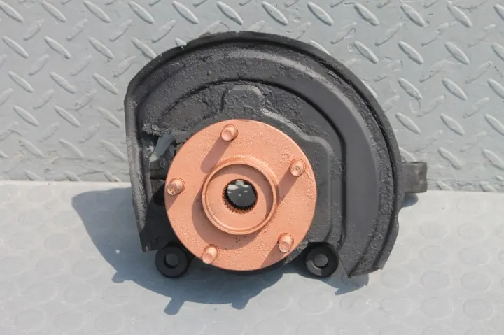 Nissan Juke I - Pivot de roue avant droit - Nissan OE image 2