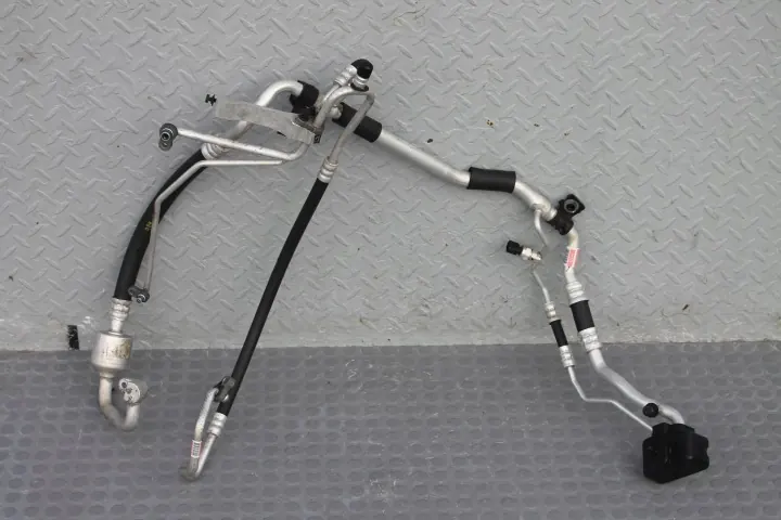 Kia Stonic Lift - Tuyau climatisation - OEM 97777H8950 image 2