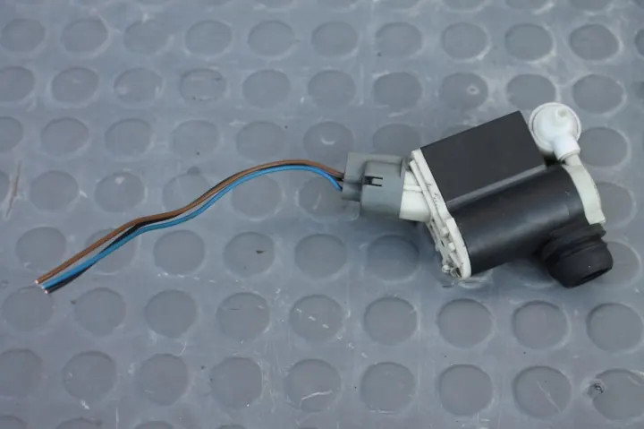 Kia Carens IV - Pompe à lave-glace - OEM 98510-2V100 image 2