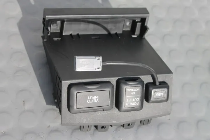 Honda CR-V IV - Panneau USB d'origine - 83410-T0A-H510-M1 image 2