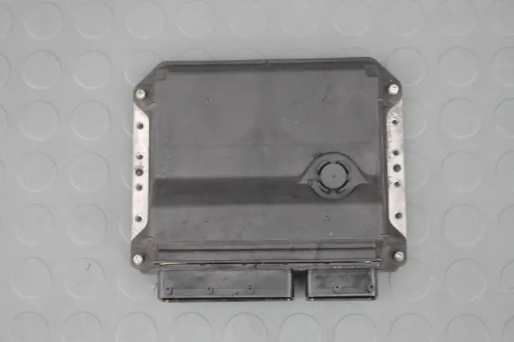 Toyota Verso - Ordinateur Moteur - 89661-0F400 image 2