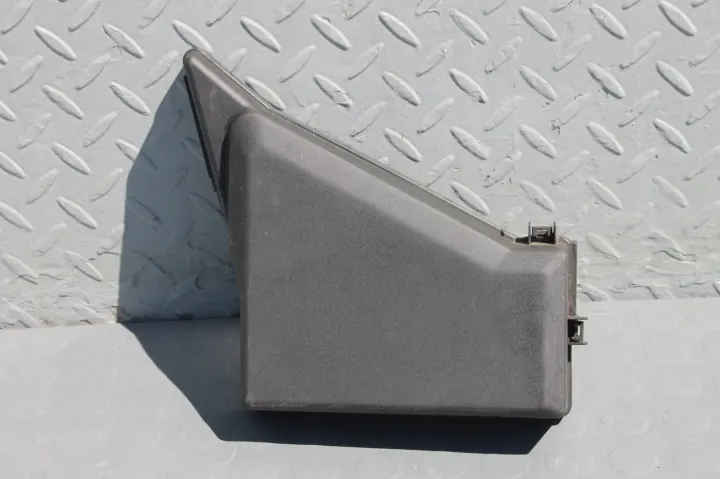 Subaru - Couvercle boîte à fusibles MB502000B image 2