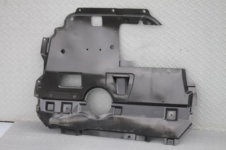 Toyota Avensis III - Protection sous moteur - OEM 51441-02310 image 2