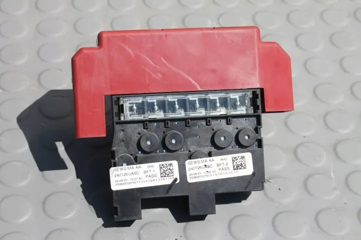 Nissan Qashqai III - Borne positive batterie - OEM 240126UA5C image 2