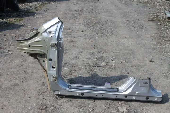 Honda CR-V IV - Montant de porte avant gauche OEM image 2