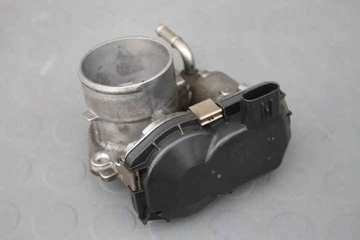 Toyota Aygo II - Corps de papillon - OEM 22030-0Q040 image 2