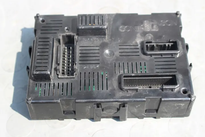 Module confort Nissan Note I 1.4 16V - 284B2EM03C image 2