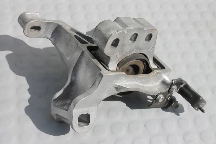 Mazda CX-3 - Coussinet moteur - OEM PODUSZKA-SILNIKA image 2