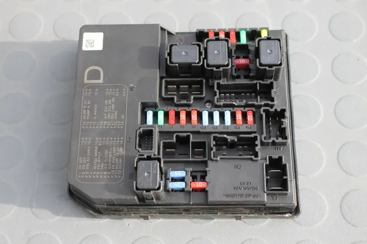 Nissan - Module boîtier fusibles OEM 284B7EB33C image 2
