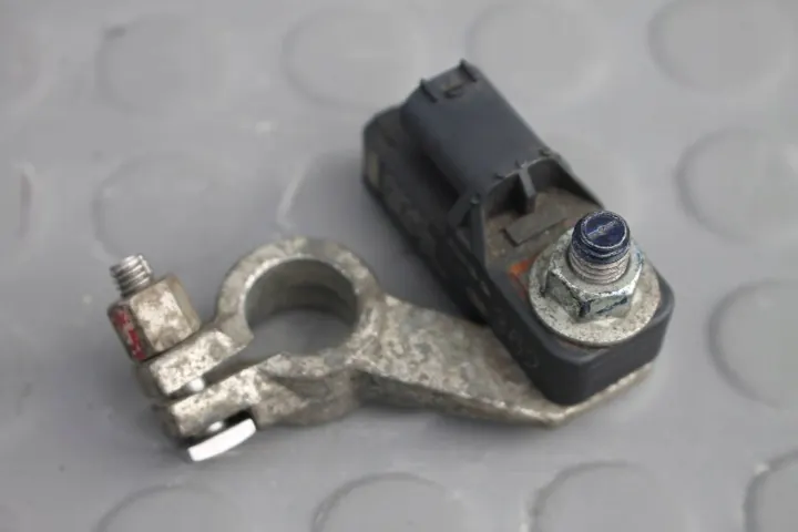 Mitsubishi Eclipse Cross - Borne négative - OEM 1865A362 image 2