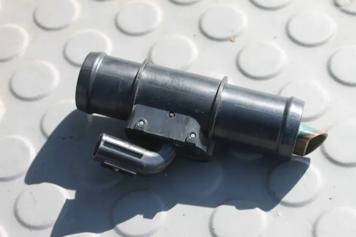 Mazda CX-5 - Conduit d'air capteur SH02-13110 image 2