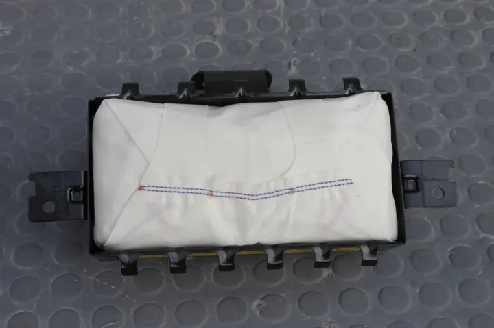 Kia Soul II - Coussin d'air passager OEM 84530B2000 image 2