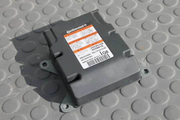 Suzuki SX4 S-Cross - Contrôleur airbag OEM 38910-64R00 image 2