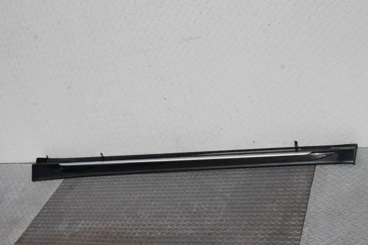 Kia Ceed III - Garniture de seuil gauche OEM 87753-J7900 image 2
