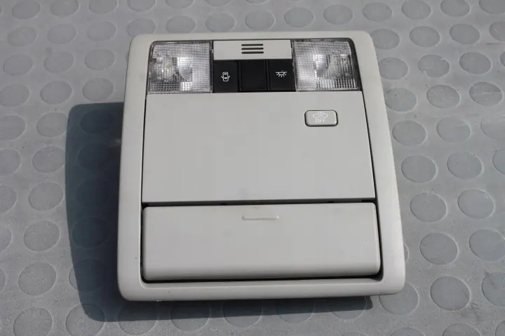Toyota Verso - Lampe d'éclairage intérieur - OEM 81260-0F114 image 2