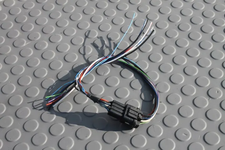 Connecteur 8 broches Nissan OE - ZLACZE-8PIN-NISSAN image 2