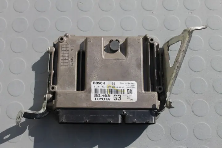 Toyota Avensis - Calculateur Moteur - 89661-05G30 image 2