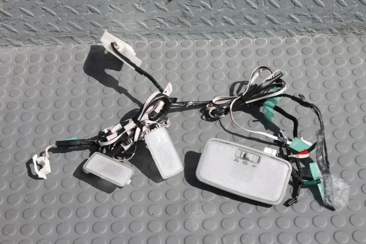 Toyota RAV4 IV - Éclairage intérieur avec faisceau - ZKA-TOYOTA-RAV4-IV-12-18 image 2