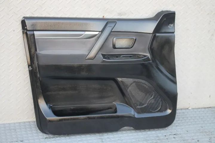Mitsubishi Pajero IV - Garniture de porte avant gauche image 2